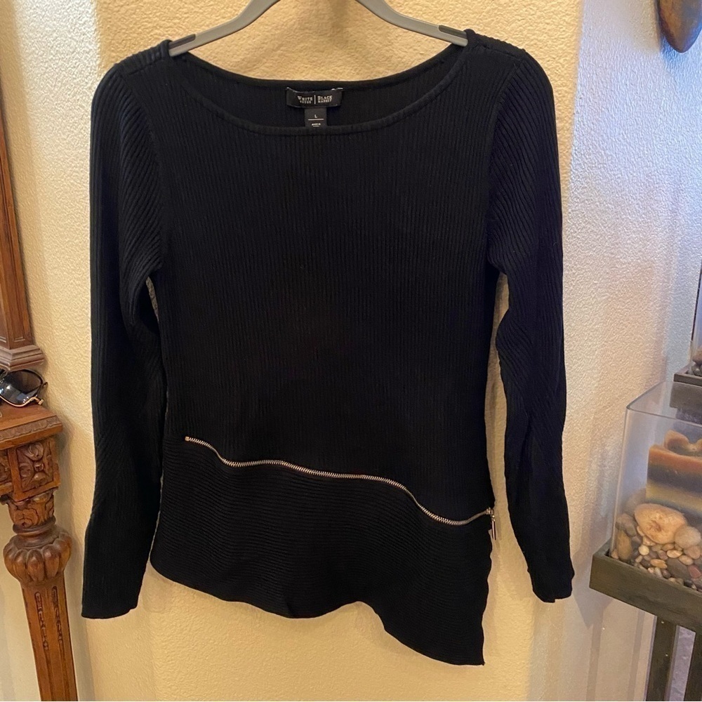 WHITE HOUSE BLACK MARKET Women Black Asymmetrical Zipper Accent Sweater-Large